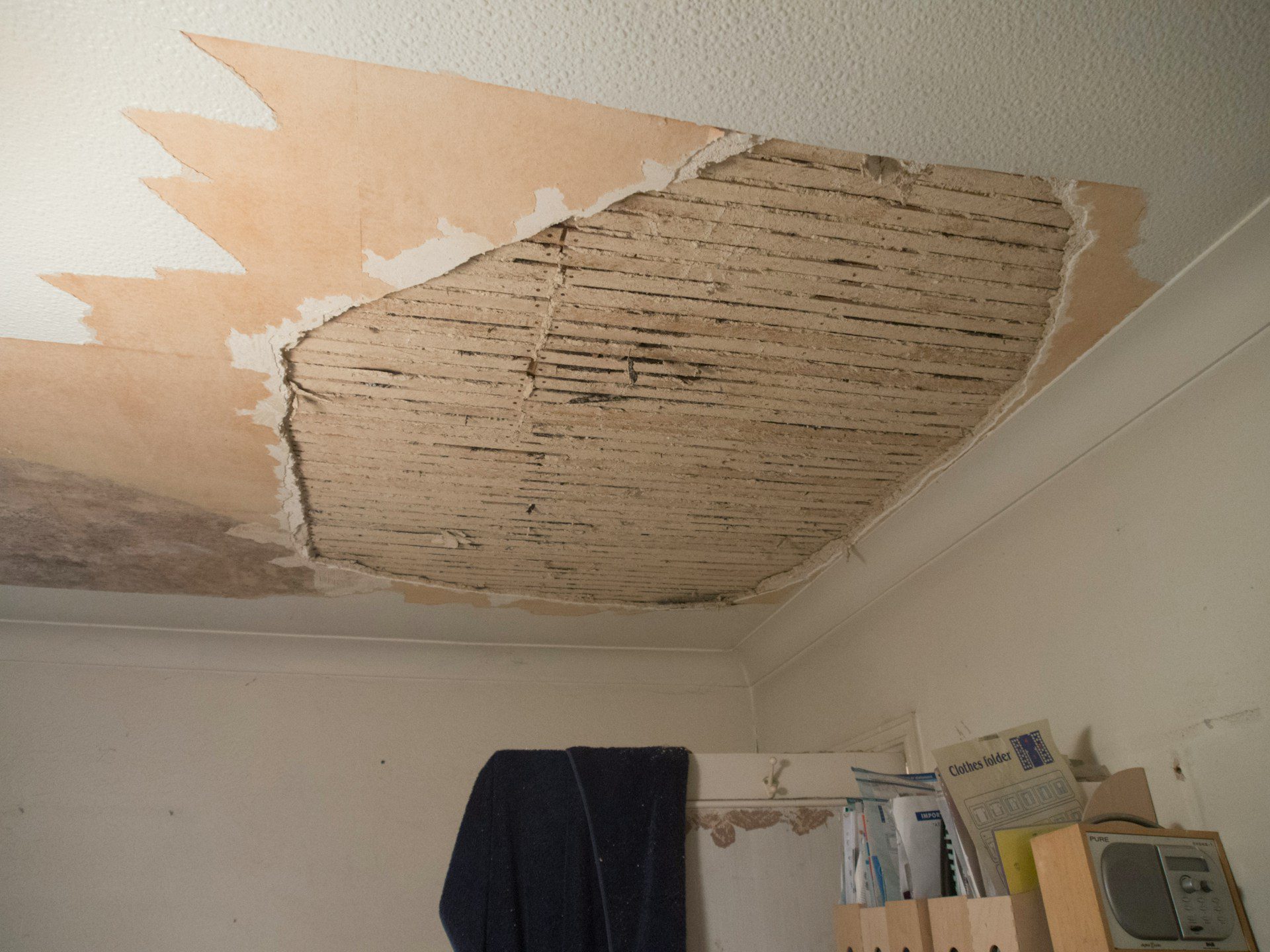 How to Sell a House that Needs Serious Repairs in Rhode Island